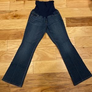 Maternity over the belly blue jeans.